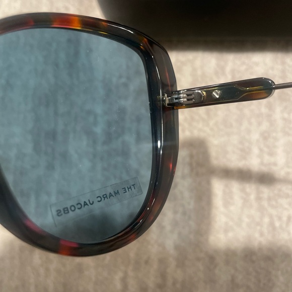 BRAND NEW Marc Jacobs Tortoise Shell Over Size Cat Eye Shape Sunglasses - Picture 5 of 7